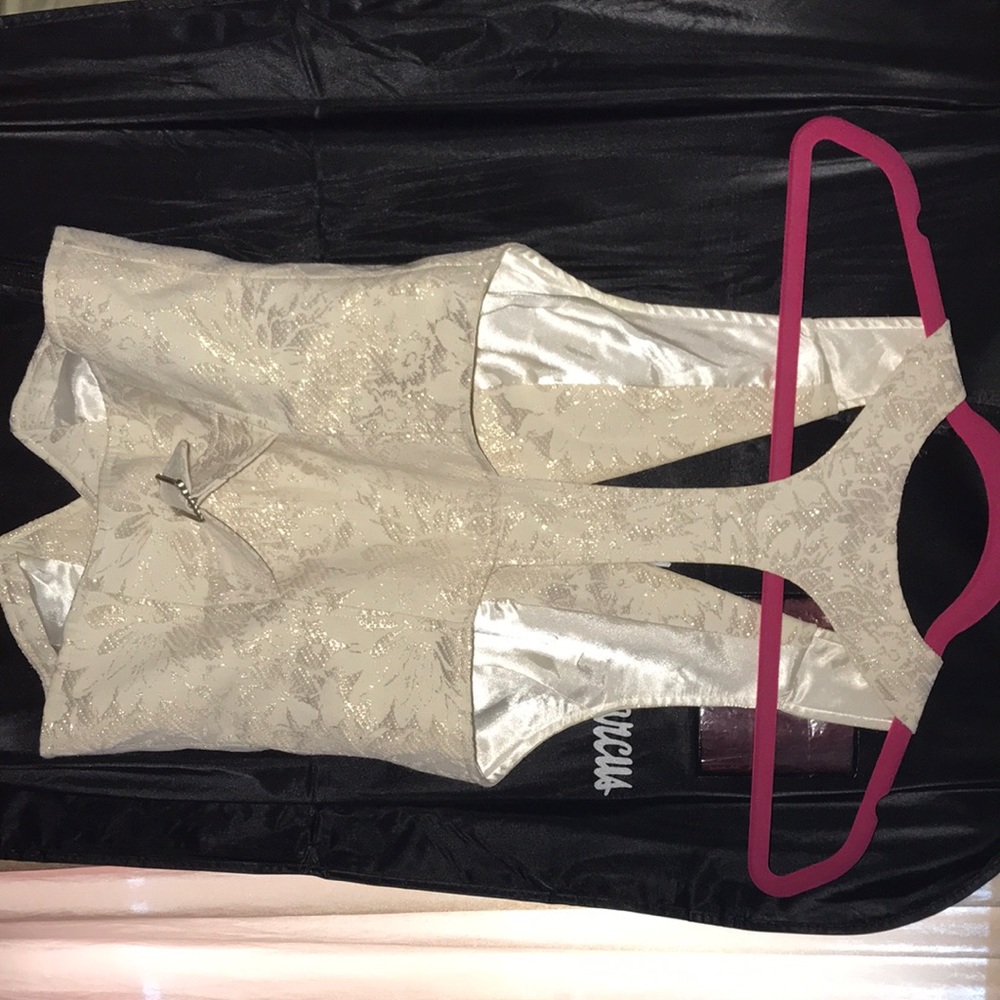 Vest - Picture 3 of 3